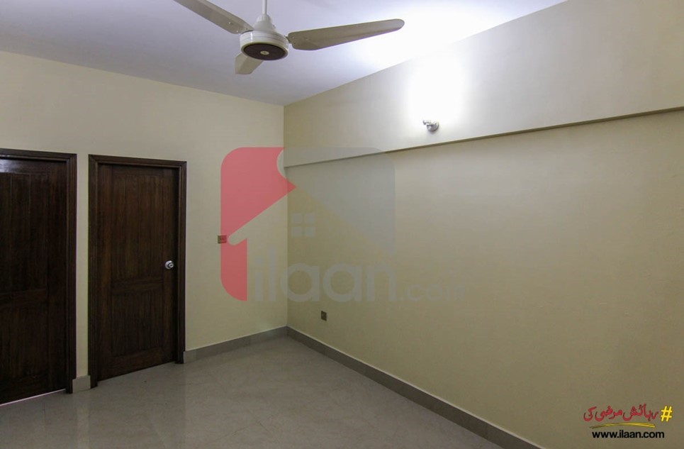 1100 ( sq.ft ) apartment for sale ( third floor ) in Badar Commercial Area, Phase 5, DHA, Karachi