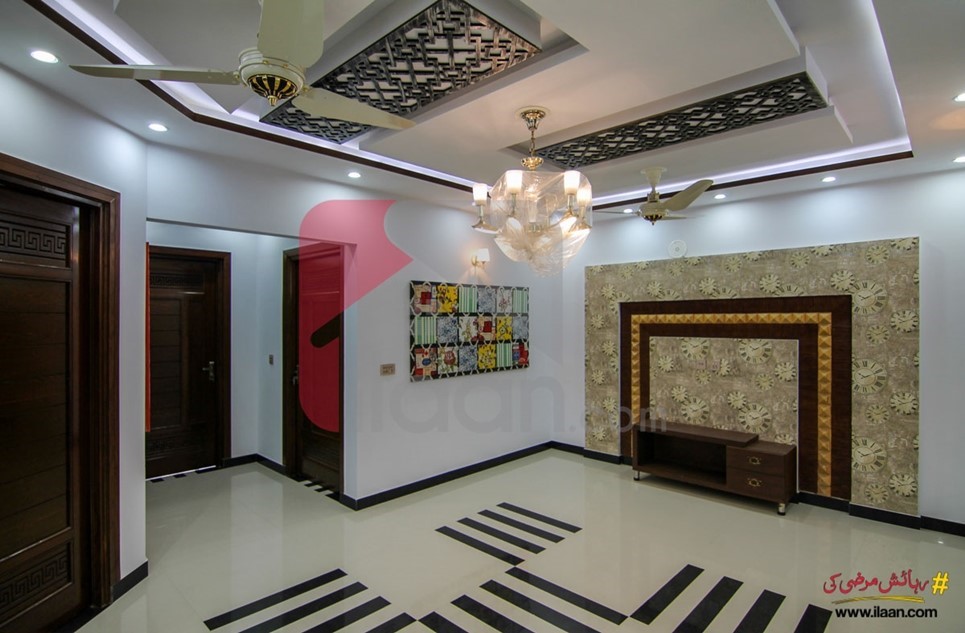 10 marla house for sale in Janiper Block, Bahria Town, Lahore