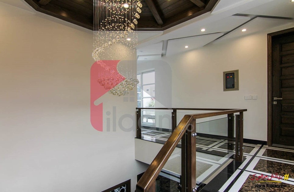 10 marla house for sale in Block N, Phase 8, DHA, Lahore