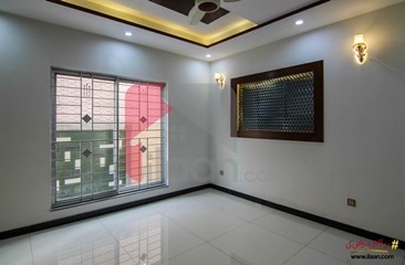 10 marla house for sale in Shaheen Block, Bahria Town, Lahore