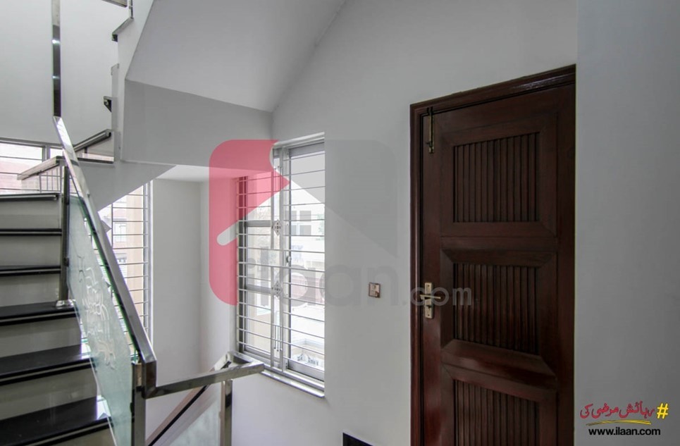 10 marla house for sale in Shaheen Block, Bahria Town, Lahore