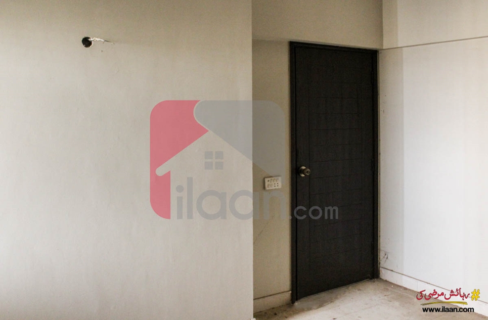 1400 ( sq.ft ) apartment for sale ( seventh floor ) in Block 1, Gulshan-e-iqbal, Karachi