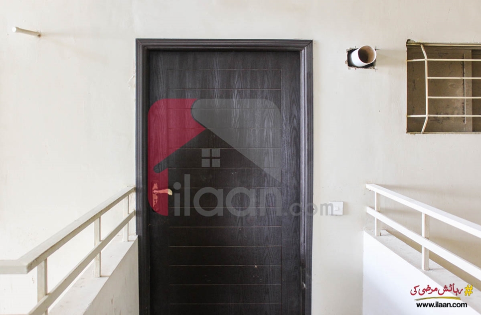 1400 ( sq.ft ) apartment for sale ( seventh floor ) in Block 1, Gulshan-e-iqbal, Karachi