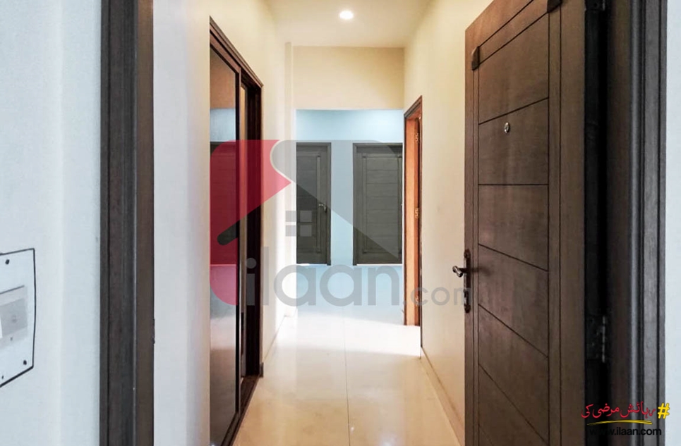900 ( sq.ft ) apartment for sale ( first floor ) in DHA, Karachi