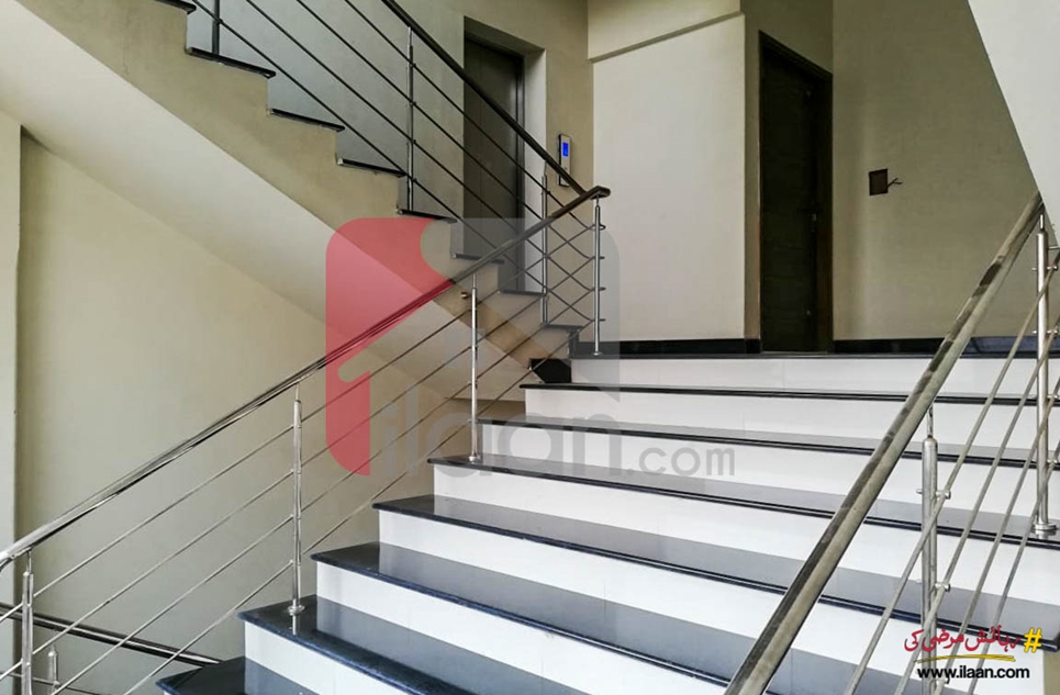 900 ( sq.ft ) apartment for sale ( first floor ) in DHA, Karachi