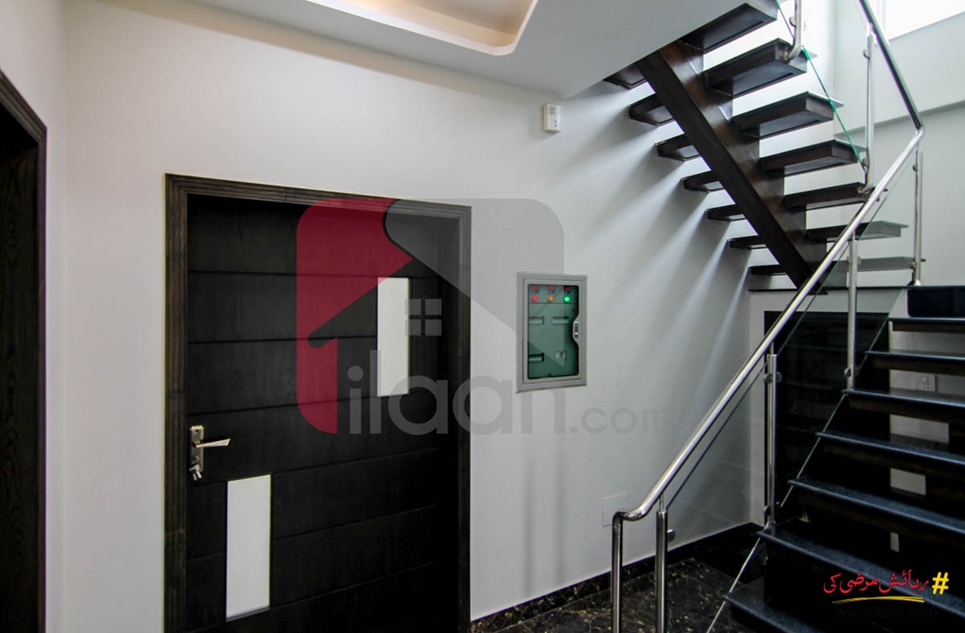 10 marla house for sale in DHA, Lahore