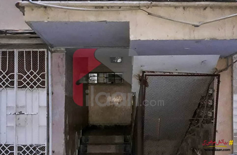 900 ( sq.ft ) apartment for sale ( third floor ) in Gulistan-e-Johar, Karachi
