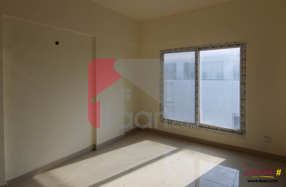 1500 ( sq.ft ) apartment for sale ( second floor ) in Bukhari Commercial Area, Phase 6, DHA, Karachi
