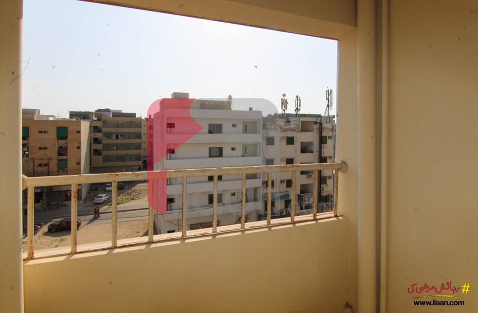 1700 ( sq.ft ) apartment for sale ( second floor ) in Bukhari Commercial Area, Phase 6, DHA, Karachi