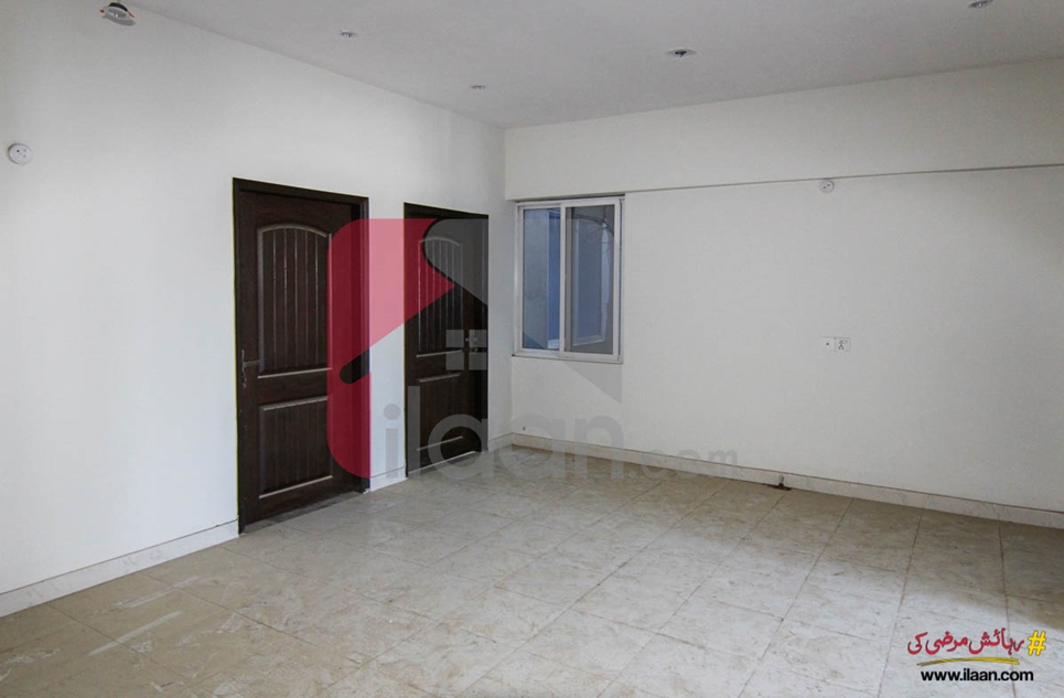 1700 ( sq.ft ) apartment for sale ( fourth floor ) in Bukhari Commercial Area, Phase 6, DHA, Karachi