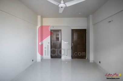 1700 ( sq.ft ) apartment for sale ( second floor ) in Bukhari Commercial Area, Phase 6, DHA, Karachi