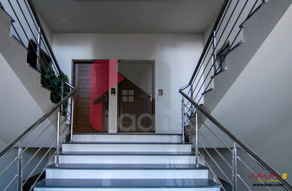 1700 ( sq.ft ) apartment for sale ( third floor ) in Bukhari Commercial Area, Phase 6, DHA, Karachi