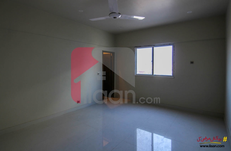 1700 ( sq.ft ) apartment for sale ( third floor ) in Bukhari Commercial Area, Phase 6, DHA, Karachi