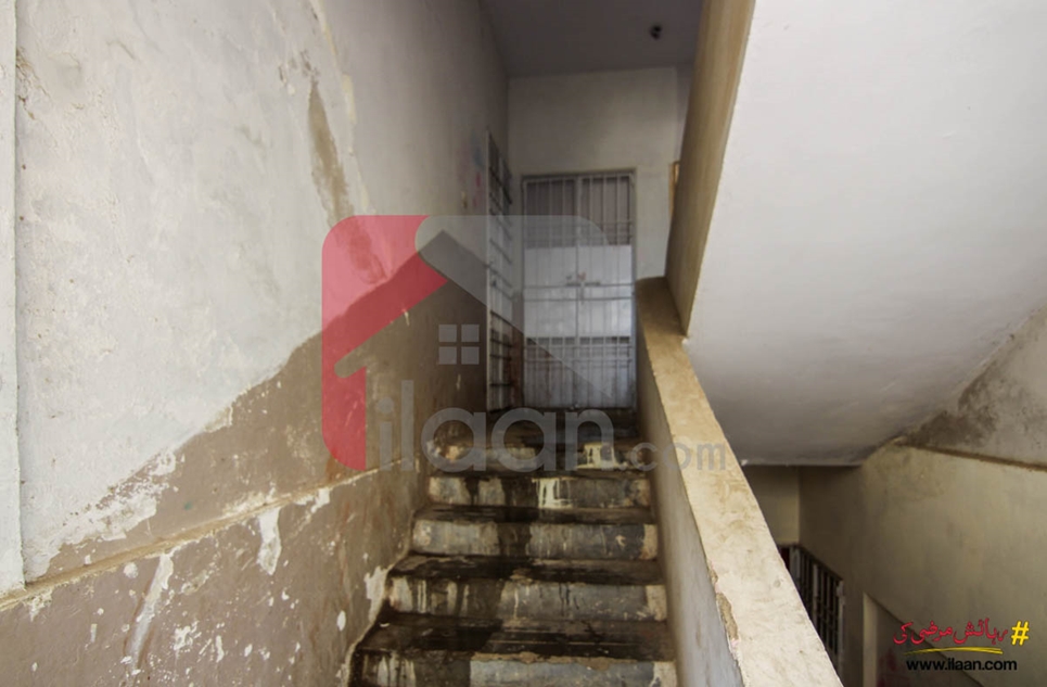 1200 ( sq.ft ) apartment for sale ( third floor ) in Block 17, Gulistan-e-Johar, Karachi 