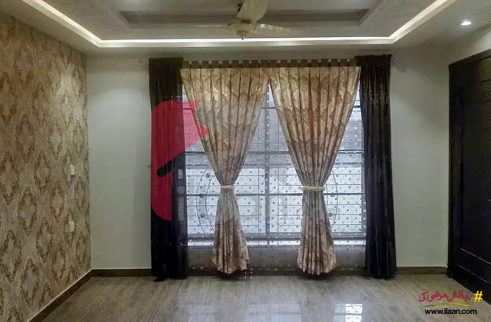 10 marla house for sale in Garden Town, Gujranwala