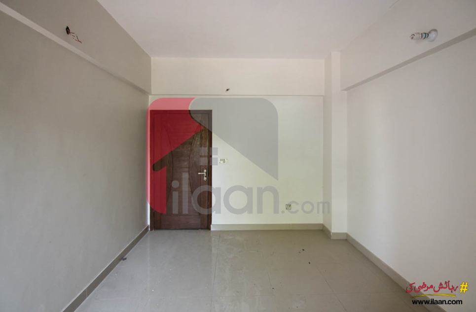 1300 ( sq.ft ) apartment for sale ( third floor ) in Garden East, Jamshed Town, Karachi