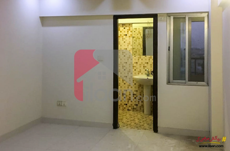 1450 ( sq.ft ) apartment for sale ( top floor ) in Phase 5, DHA, Karachi