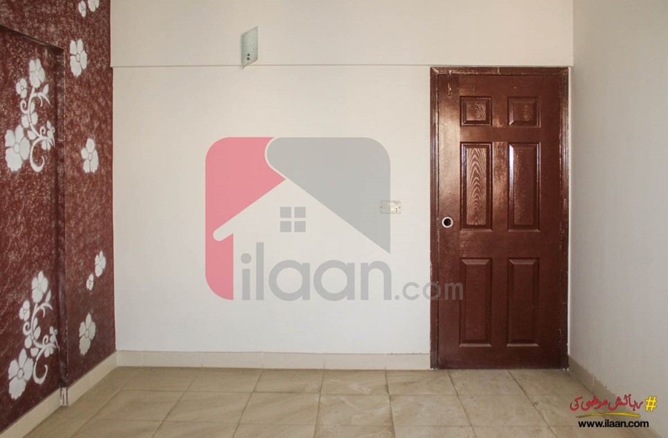 1740 ( sq.ft ) apartment for sale ( fourth floor ) in Badar Commercial Area, Phase 5, DHA, Karachi
