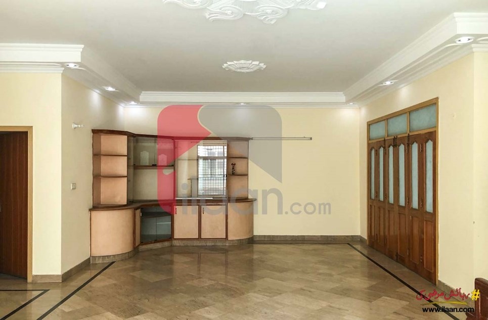 18 marla house for sale in Block B2, Johar Town, Lahore