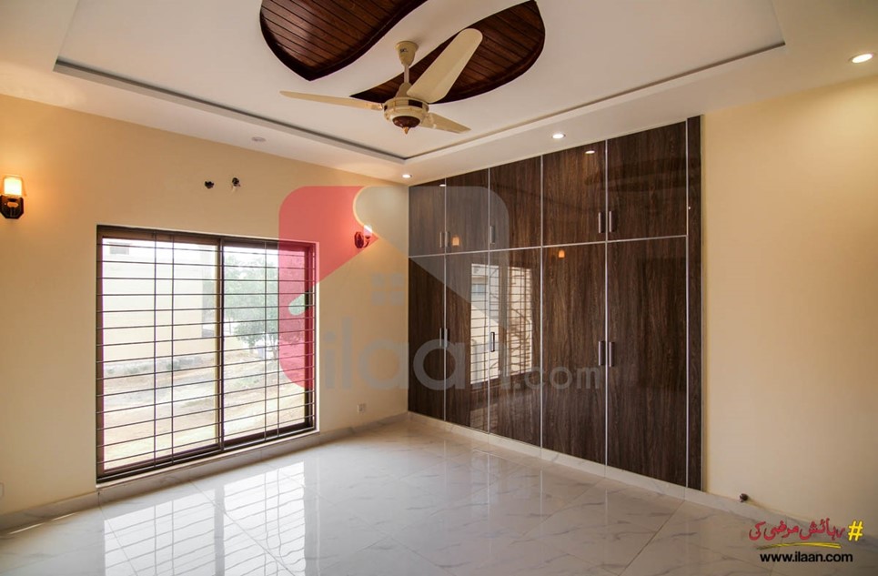 10 marla house for sale in Overseas B, Bahria Town, Lahore