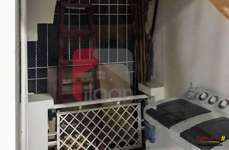 800 ( sq.ft ) apartment for sale ( fourth floor ) in Block 11, Gulistan-e-Johar, Karachi