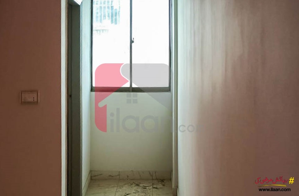 450 ( sq.ft ) apartment for sale ( fourth floor ) in Muslim Commercial Area, Phase 6, DHA, Karachi