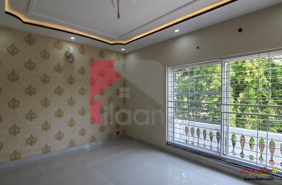 10 marla house for sale in Block B, Iqbal Avenue , Lahore