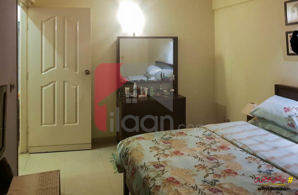 1200 ( sq.ft ) apartment for sale ( seventh floor ) in Block 3, Clifton, Karachi