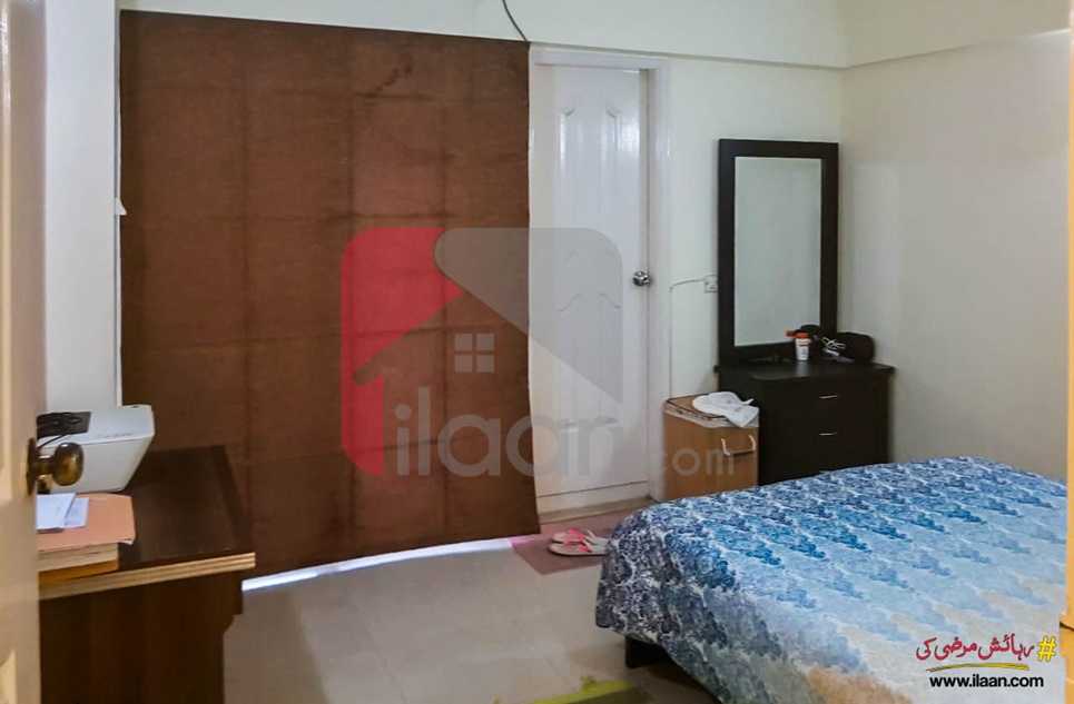 1200 ( sq.ft ) apartment for sale ( seventh floor ) in Block 3, Clifton, Karachi