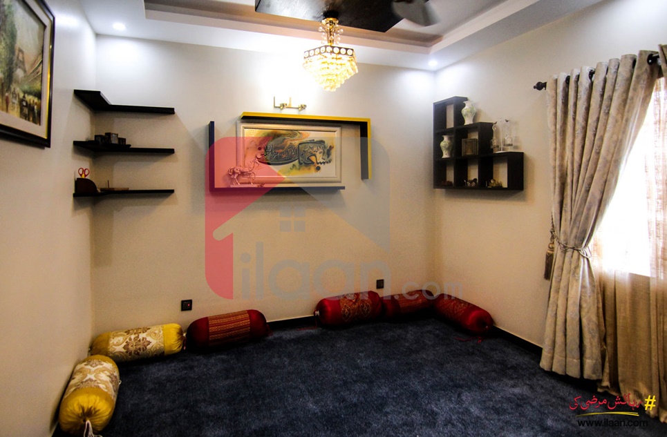 1150 ( sq.ft ) apartment for sale ( third floor ) in Badar Commercial Area, Phase 5, DHA, Karachi