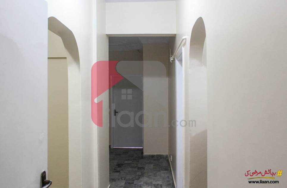 950 ( sq.ft ) apartment for sale ( first floor ) in Block 13/D-2, Gulshan-e-iqbal, Karachi