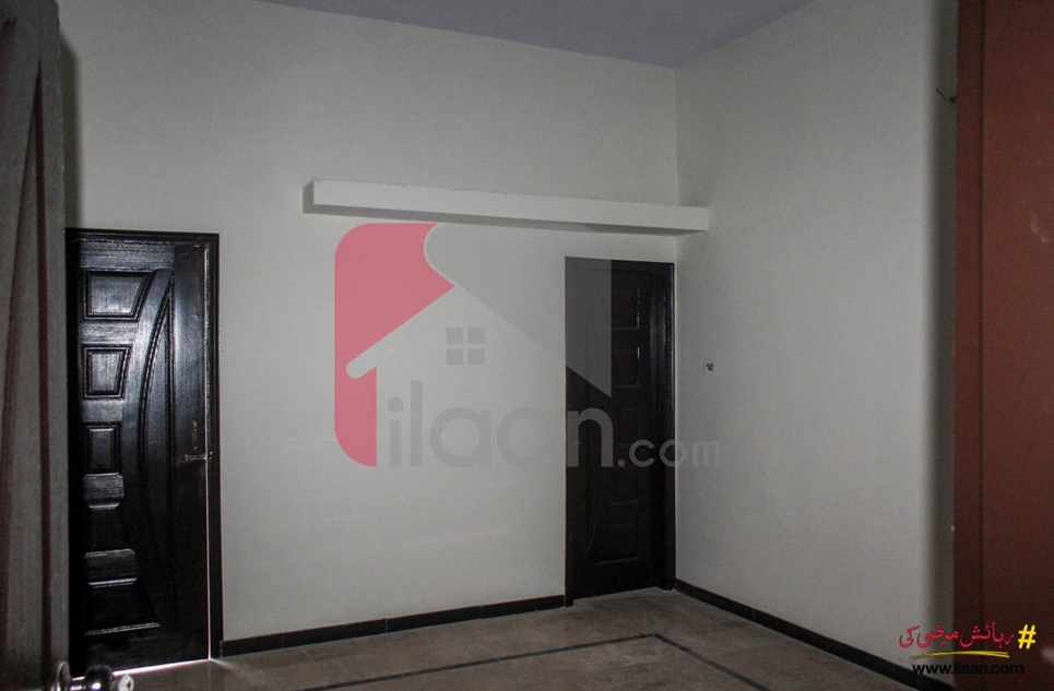 600 ( sq.ft ) apartment for sale ( second floor ) in Block 13 G, Gulshan-e-iqbal, Karachi