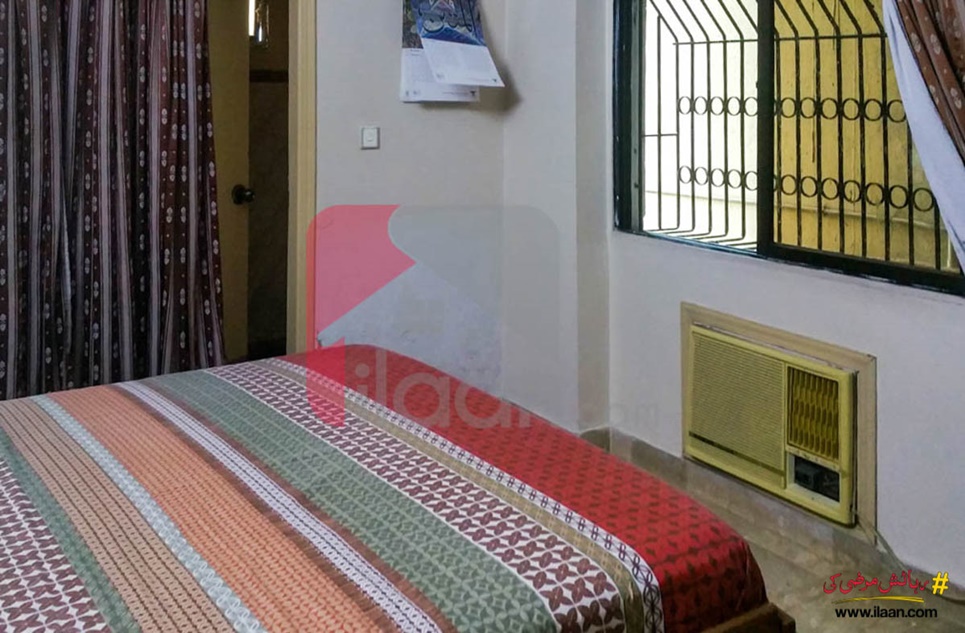 1400 ( sq.ft ) apartment for sale ( third floor ) near Lakhpati Banquet Hall, Garden East, Jamshed Town, Karachi