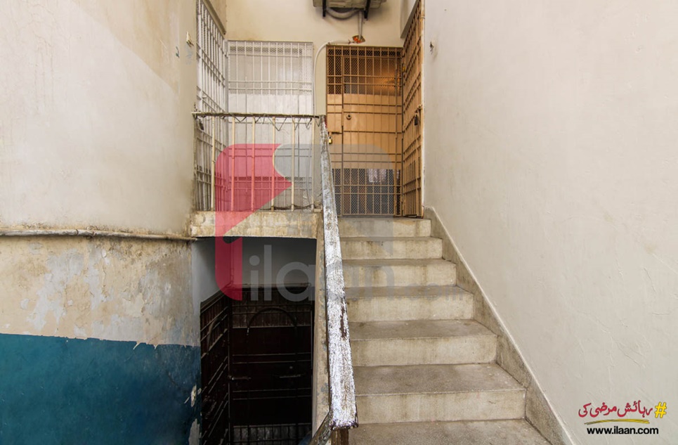 1150 ( sq.ft ) apartment for sale ( fourth floor ) in Block 5, Gulshan-e-Iqbal, Karachi