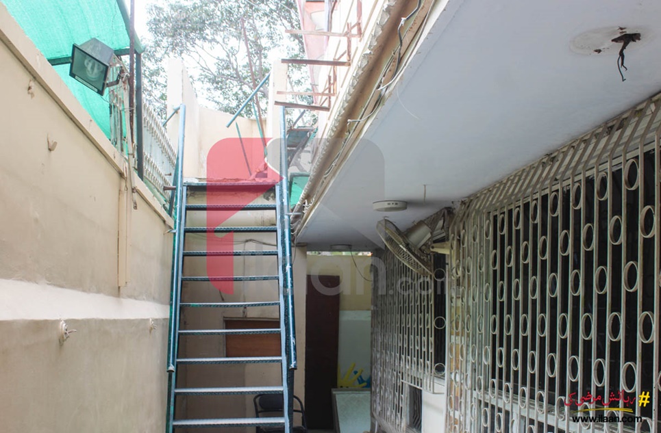 400 ( square yard ) building for rent in Block 5, Gulshan-e-iqbal, Karachi