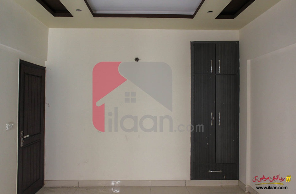 1400 ( sq.ft ) apartment for sale ( first floor ) in King's Cottages, Main University Road, Block 7, Gulistan-e-Johar, Karachi