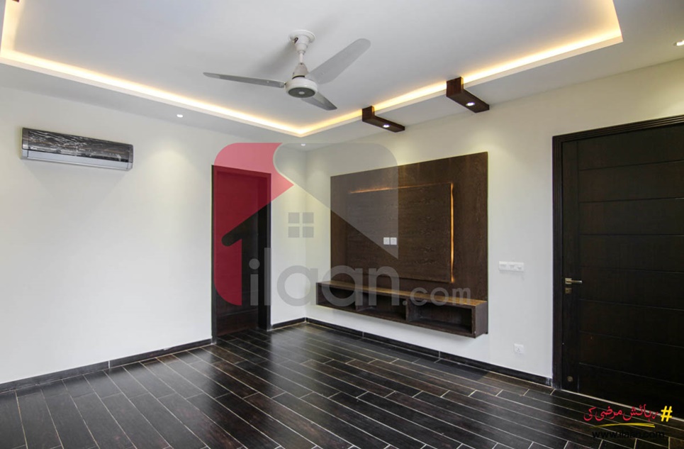 1 kanal house for sale in Block J, Phase 6, DHA, Lahore ( furnished )