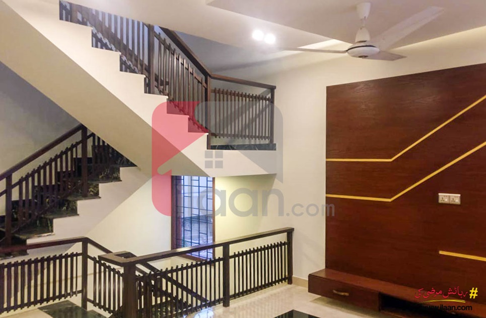 300 ( square yard ) house for sale in DHA, Karachi