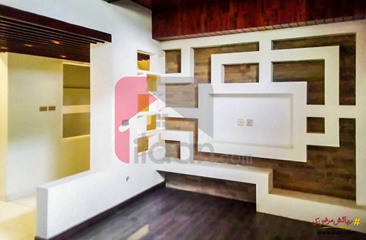 100 ( square yard ) house for sale in Phase 8, DHA, Karachi