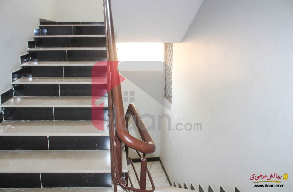 900 ( sq.ft ) house for sale ( second floor ) in Block 2, PECHS, Karachi