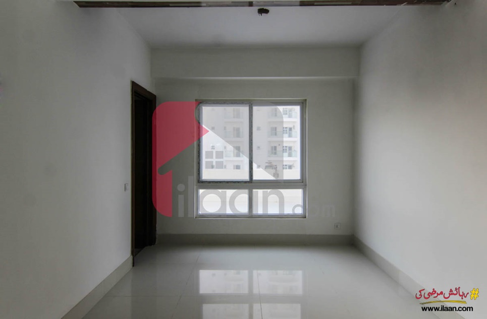 2720 ( sq.ft ) apartment for sale ( third floor ) in Block 7, Clifton, Karachi