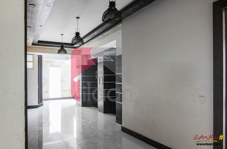 2930 ( sq.ft ) apartment for sale ( third floor ) in Block 7, Clifton, Karachi