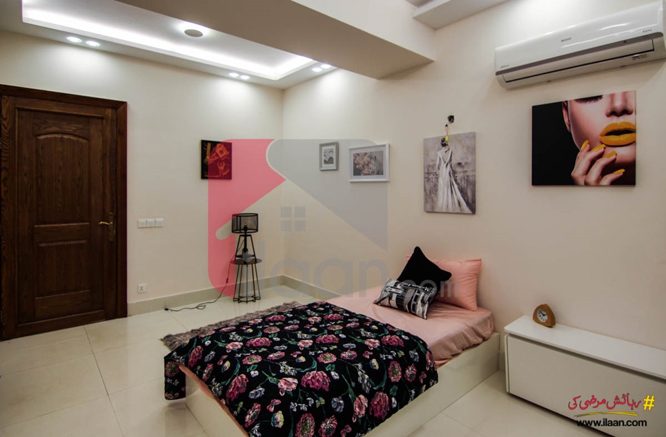 2625 ( sq.ft ) apartment for sale ( third floor ) in Block 7, Clifton, Karachi