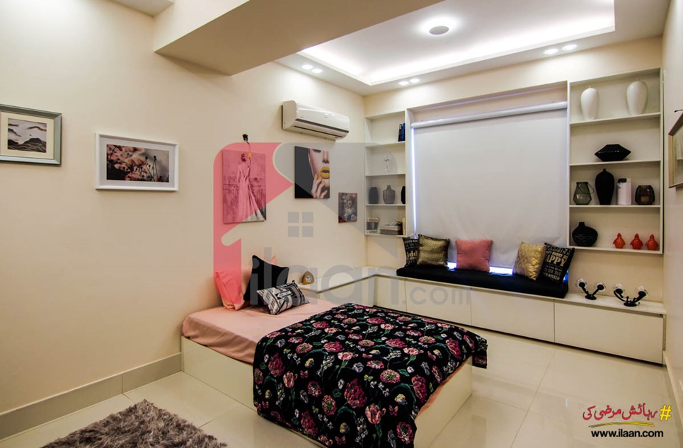 2930 ( sq.ft ) apartment for sale ( fourth floor ) in Block 7, Clifton, Karachi