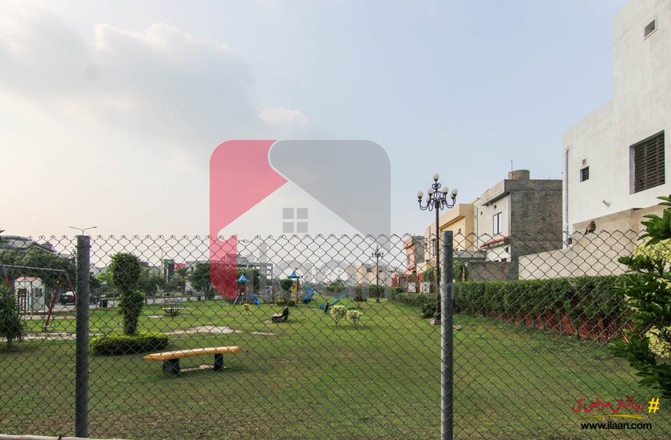 8 marla commercial plot for sale in Park View Villas, Lahore