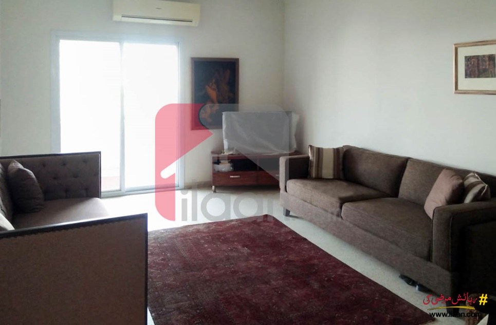 1200 ( sq.ft ) apartment for sale ( third floor ) in Shireen Court Apartments, Near 2 Talwar ,Block 5, Clifton, Karachi
