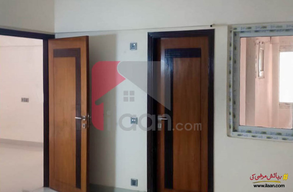 2450 ( sq.ft ) apartment for sale ( third floor ) in Block 8, Clifton, Karachi