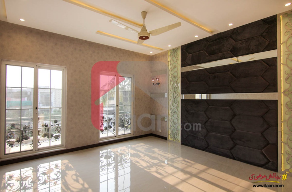 2 kanal house for sale in Block Q, Phase 2, DHA, Lahore