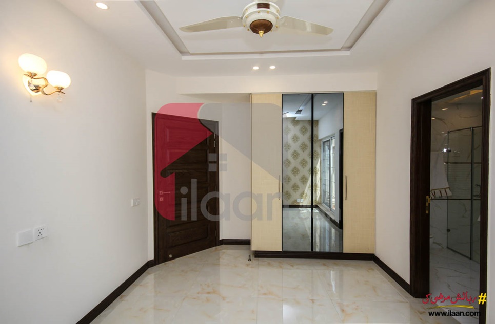 10 marla house for sale in Phase 5, DHA, Lahore