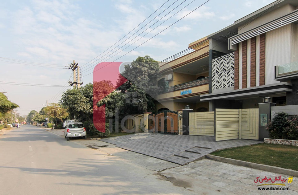 12 marla house for sale in Block J3, Johar Town, Lahore